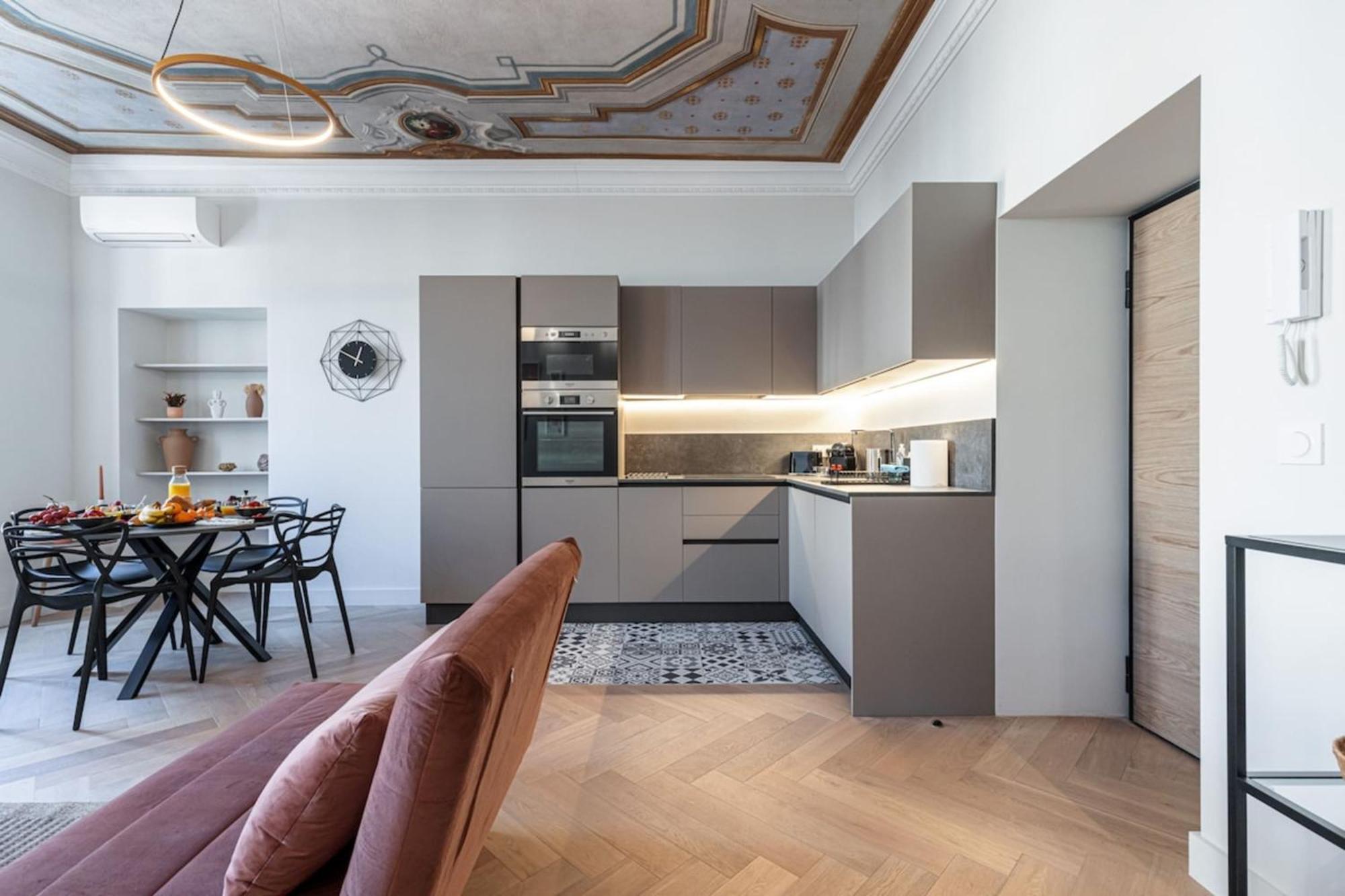 Philibert - Traditional Apart With Historical Fresco Niza Exterior foto